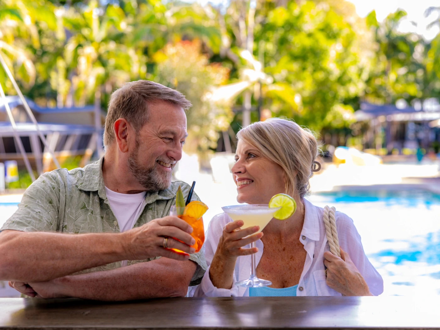 couple drinking cocktails at Angourie Resort