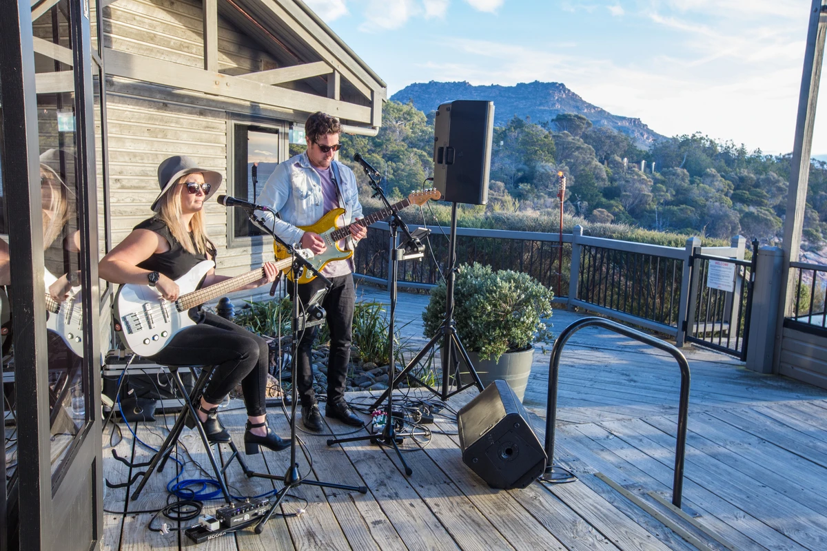 Live music at Freycinet Lodge