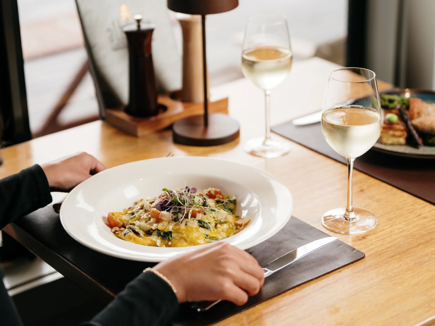 Cradle Mountain - Dinner and wine