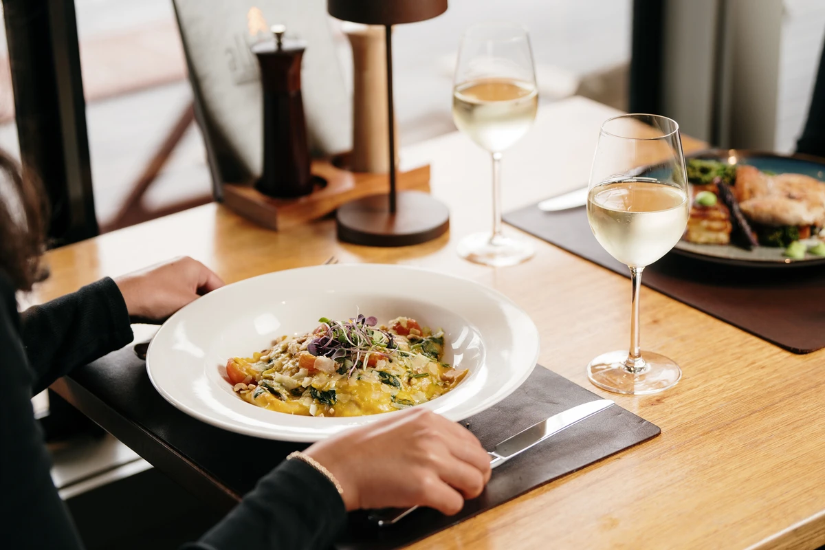Cradle Mountain - Dinner and wine