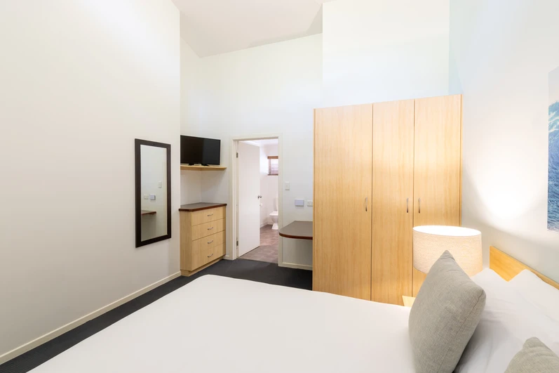 Angourie Resort - 1 Bedroom Spa Apartment - Bedroom