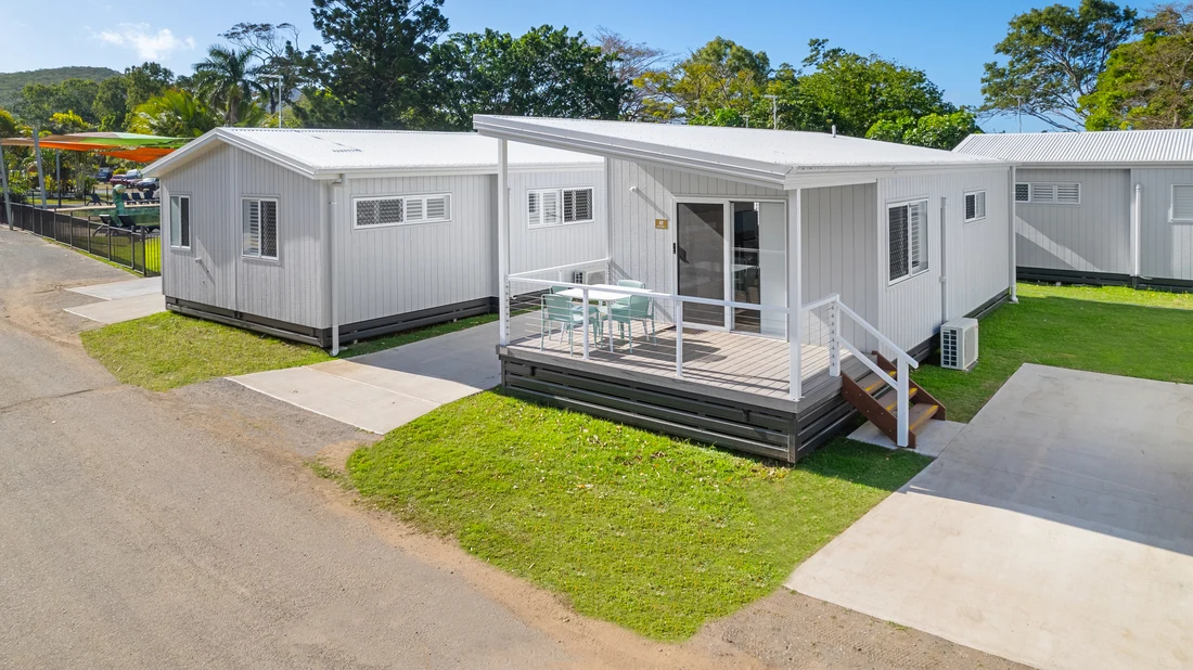 Deluxe Studio Cabin Cape Hillsborough Nature Park