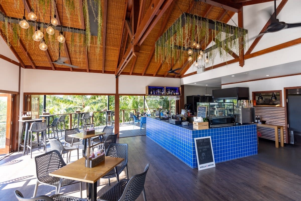 Cafe at NRMA Airlie Beach Holiday Beach