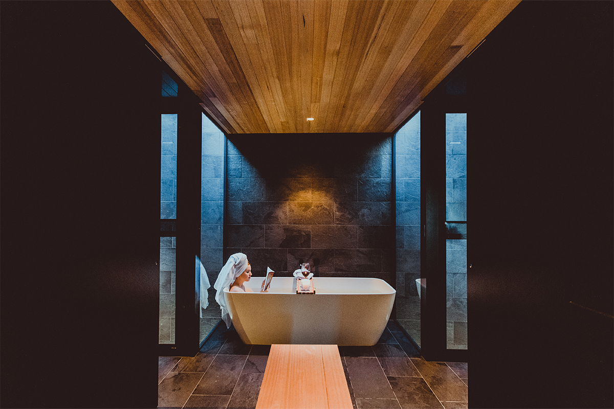 The Retreat indoor bath