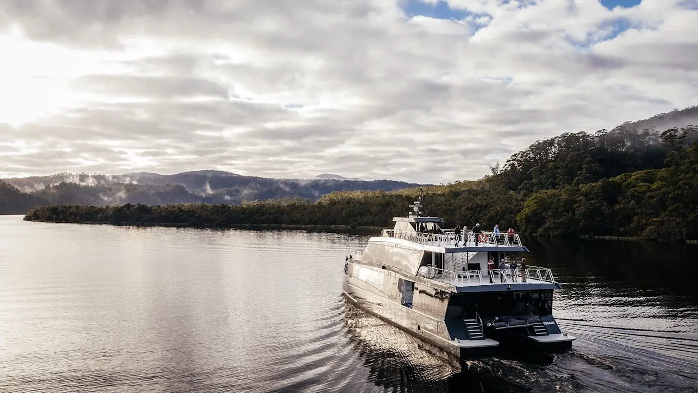 Cruise ship experience in Gordon River near Gordon River Cruise
