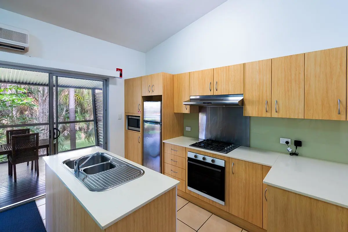 Angourie Resort - 1 Bedroom Spa Apartment - Kitchen