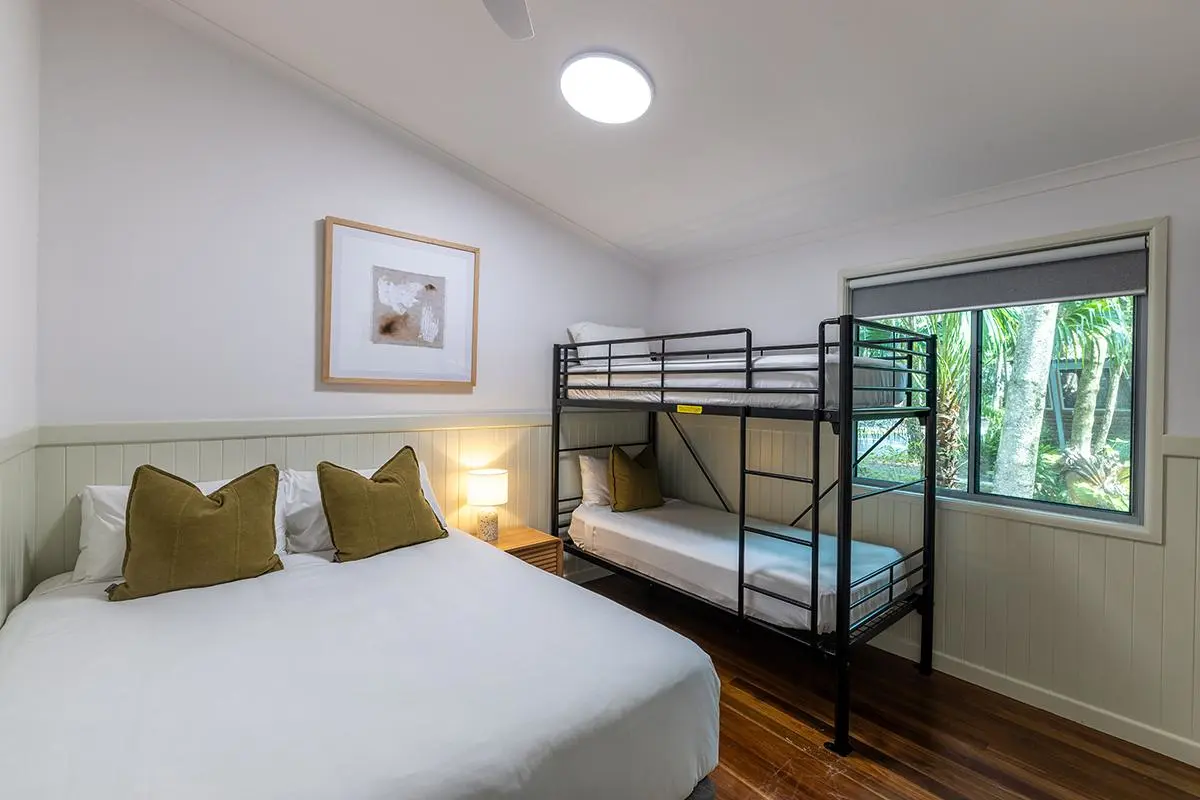 Angourie Resort - 2 Bedroom Villa - 1 Bathroom - Bedroom