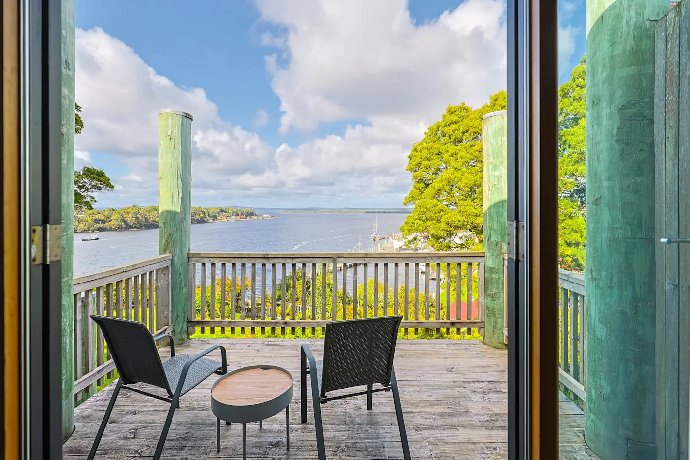 Premium Harbour View Room at Strahan Village