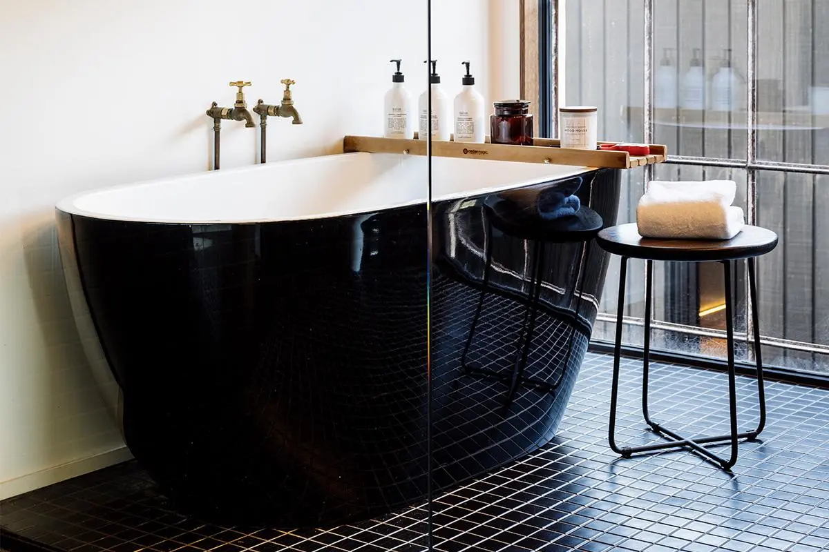 Pumphouse Point - Shorehouse Waterview Room With Bath - Bathroom