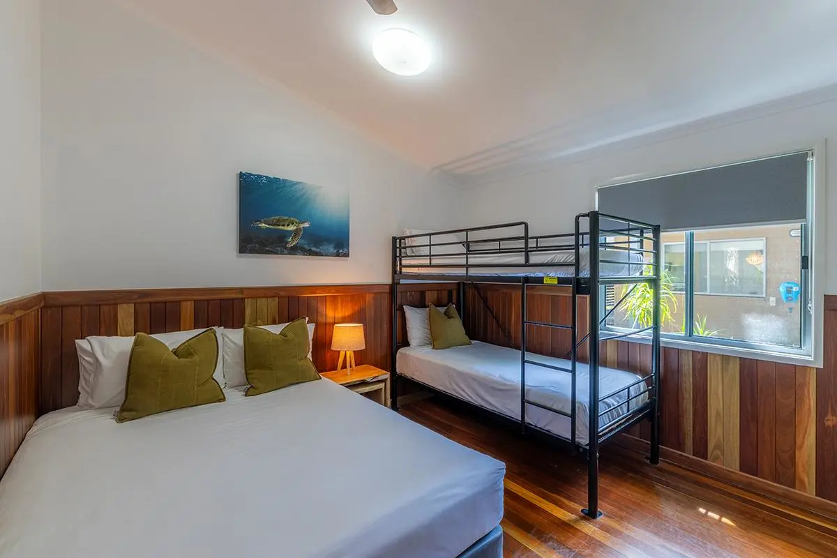 Angourie Resort - 2 Bedroom Villa - 2 Bathrooms - Bedroom