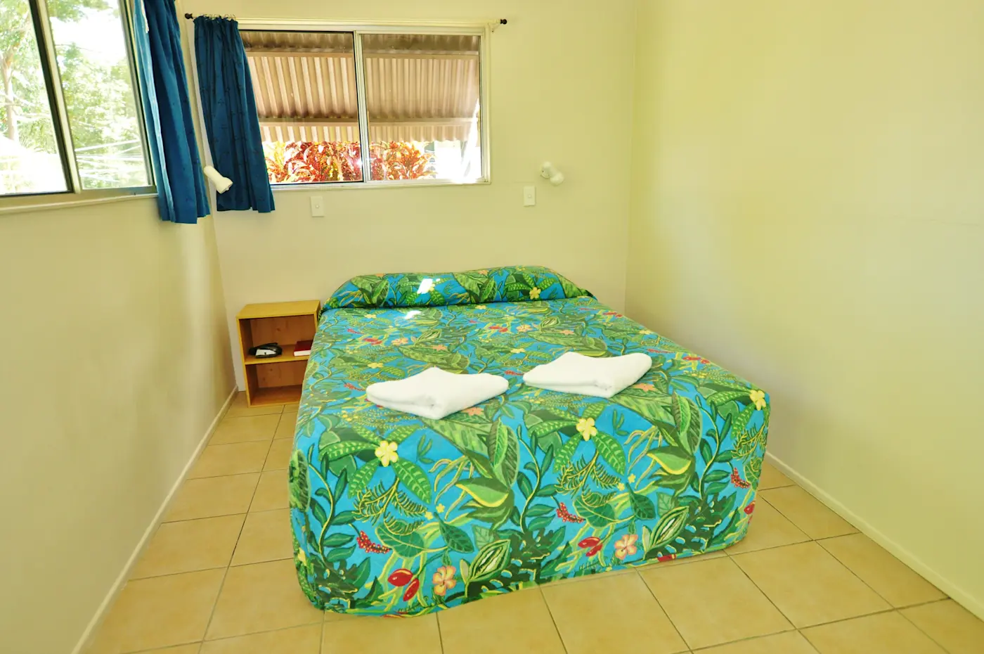 Cape Hillsborough - Terrace Hut - Bedroom