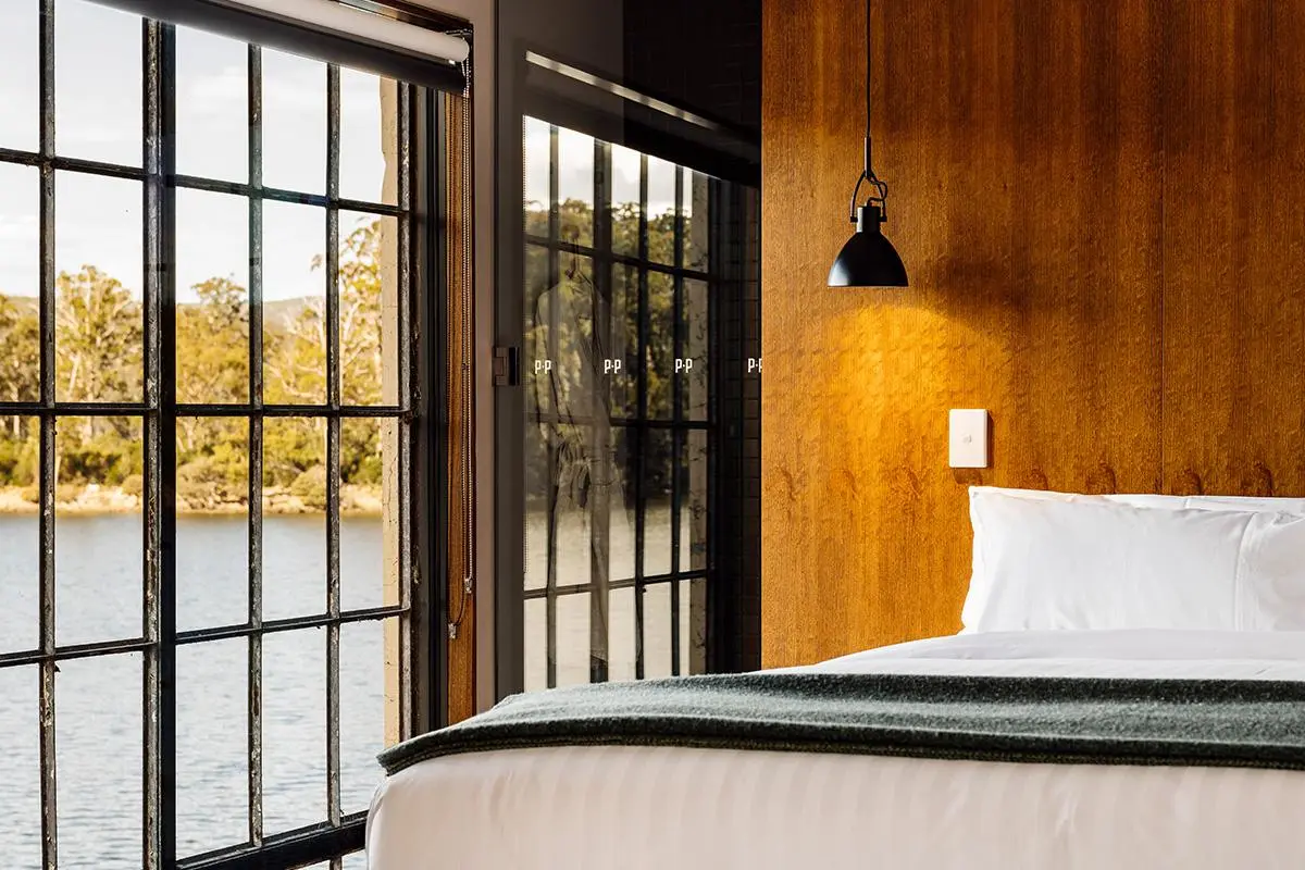 Pumphouse Point - Pumphouse King - Bedroom