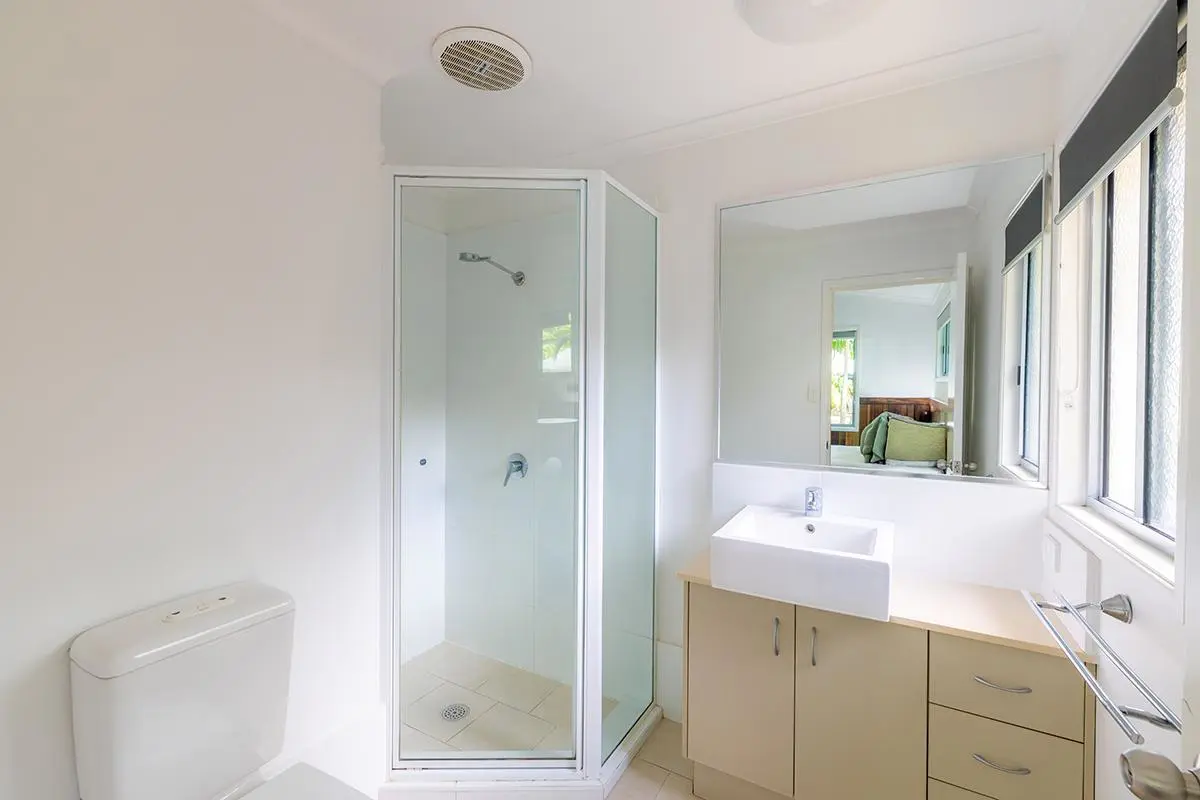 Angourie Resort - 2 Bedroom Villa - 2 Bathrooms - Bathroom