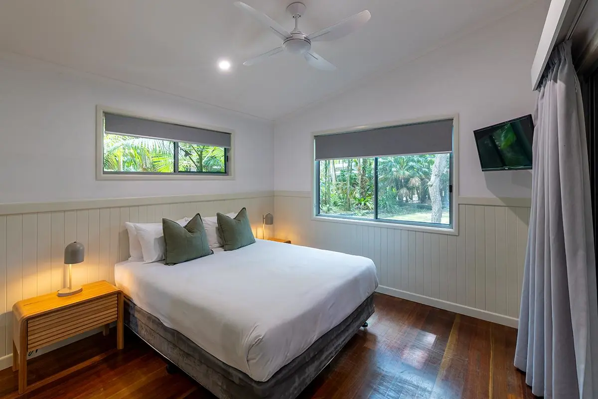 Angourie Resort - 2 Bedroom Villa - 1 Bathroom - Bedroom