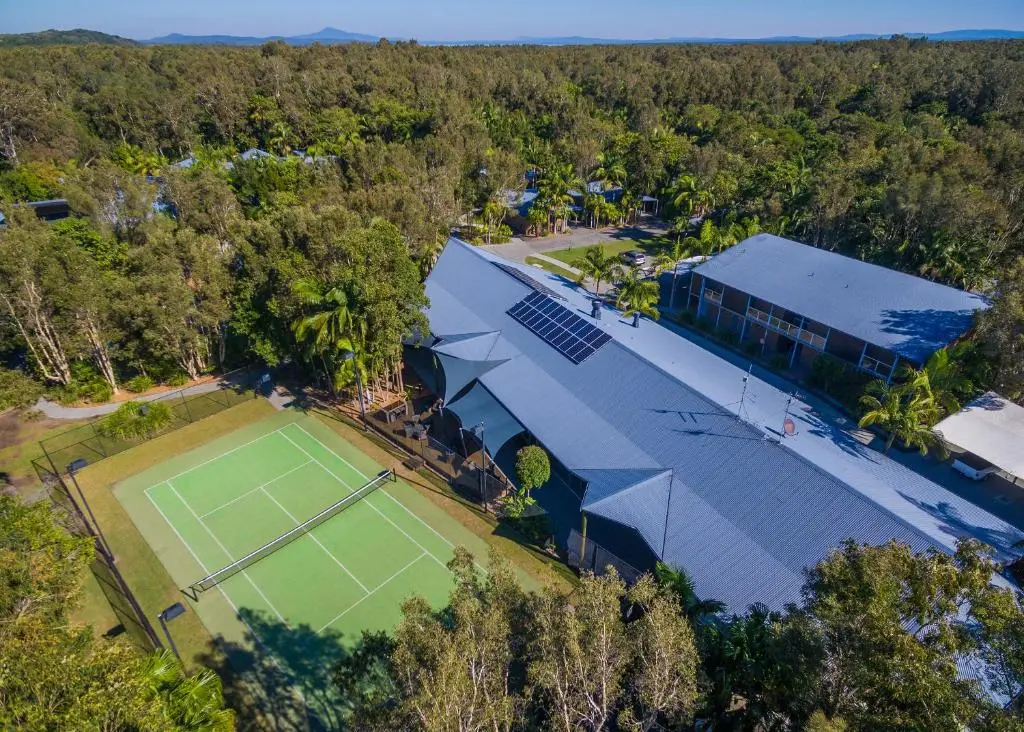 Angourie Resort tennis court 