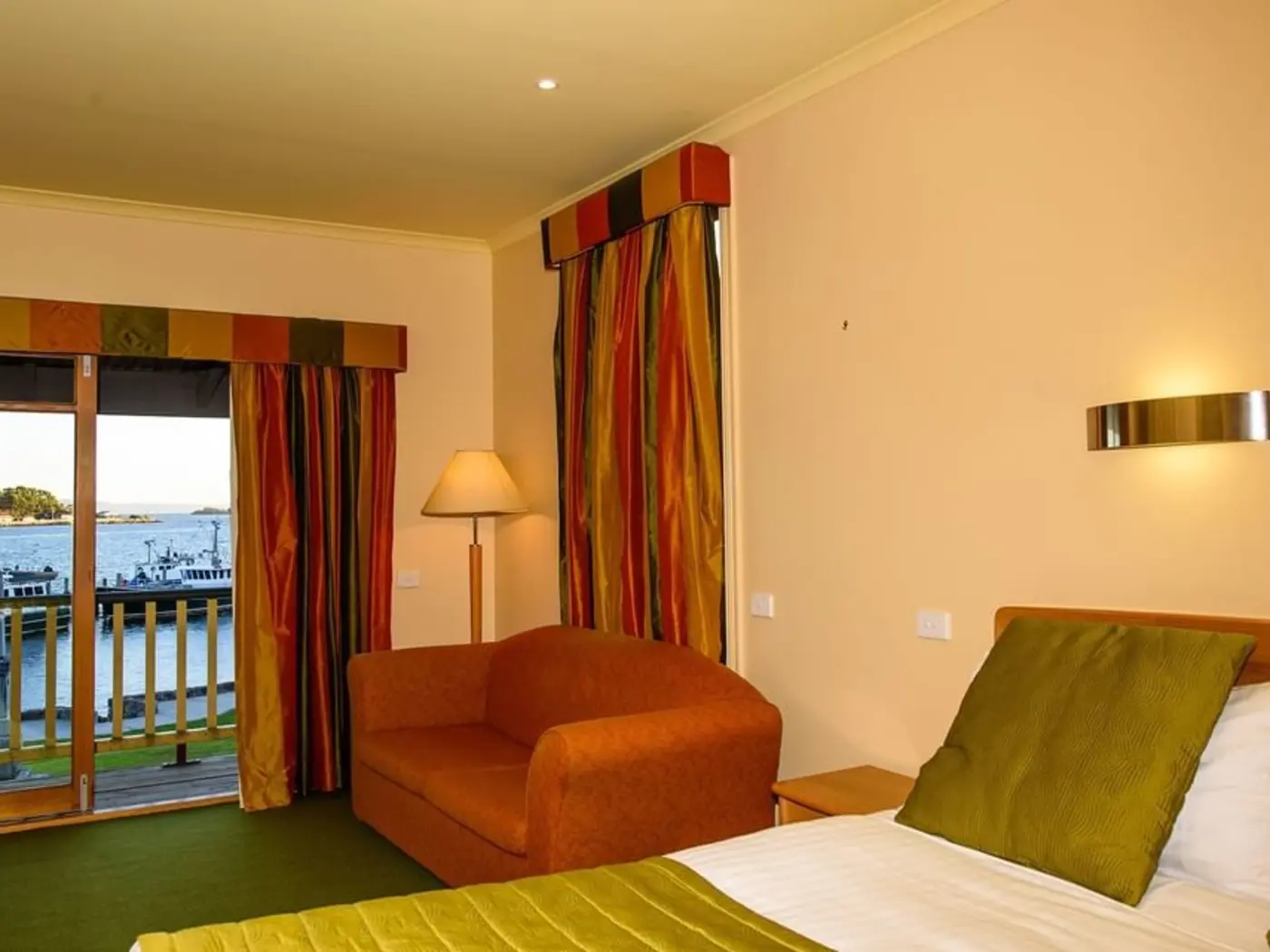 Strahan Village Waterfront Executive Spa