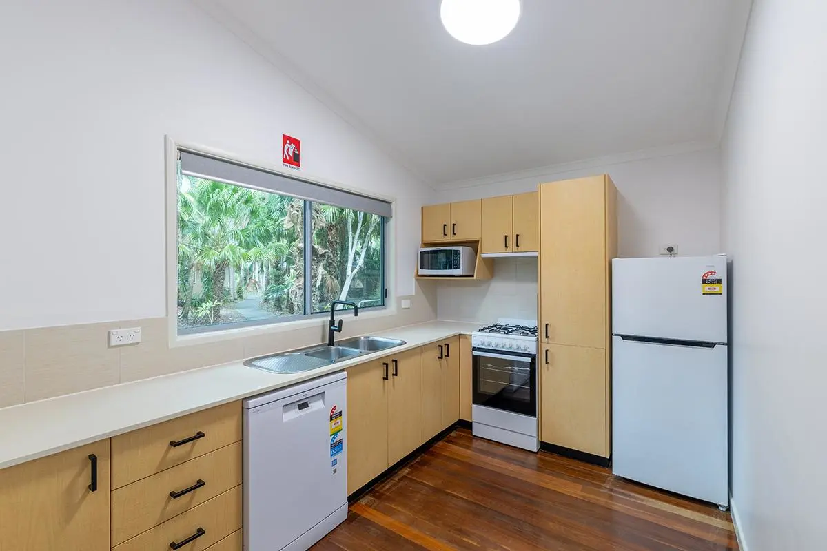 Angourie Resort - 2 Bedroom Villa - 1 Bathroom - Kitchen