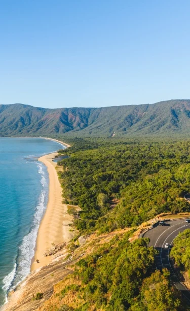Driving to Rex Lookout near Cairns 