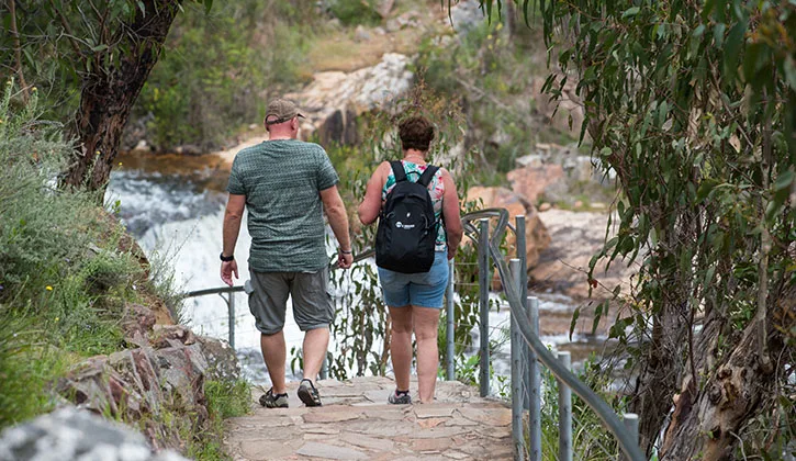 725x420 couple walking through the grampians