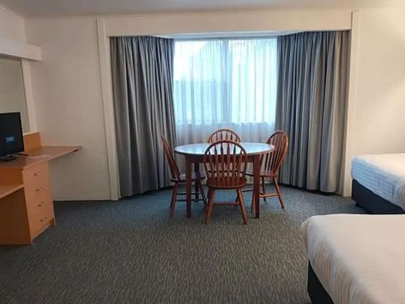 Strahan Village - Hilltop Standard Family accommodation