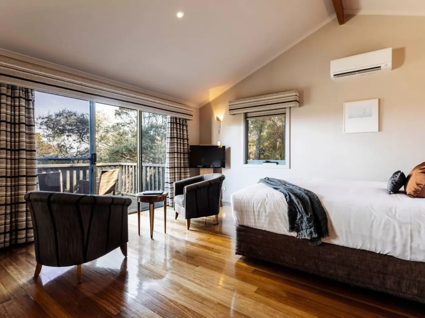 Interior of Premier Spa Cabin at Freycinet Lodge