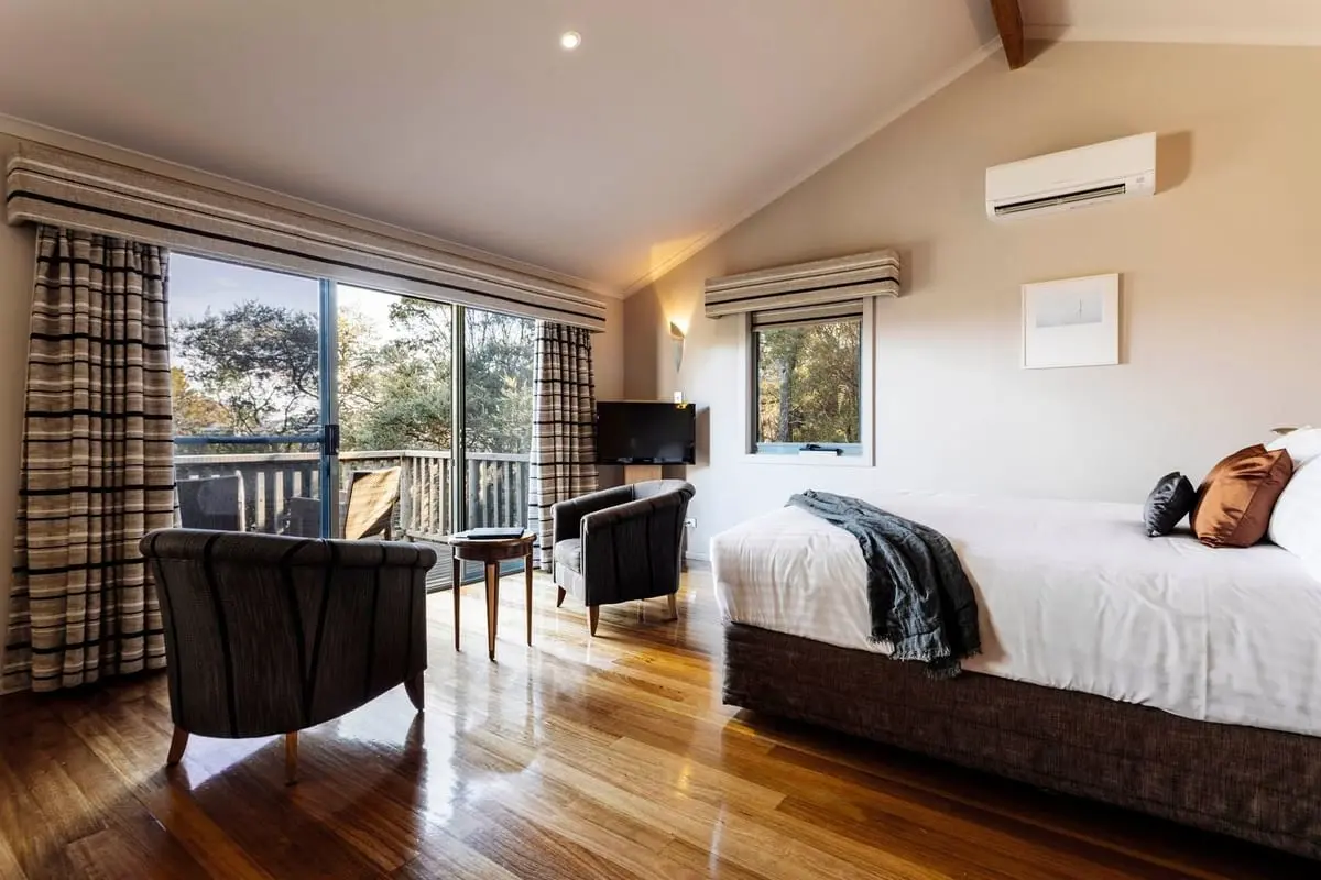 Interior of Premier Spa Cabin at Freycinet Lodge