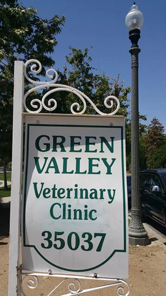 Green Valley Veterinary Clinic Entrance