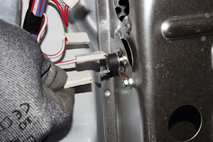 Remove the wires from the thermal cut-off fuse.