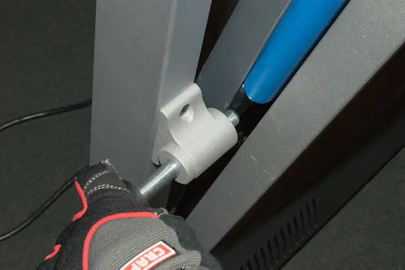 PHOTO: Engage the latch.