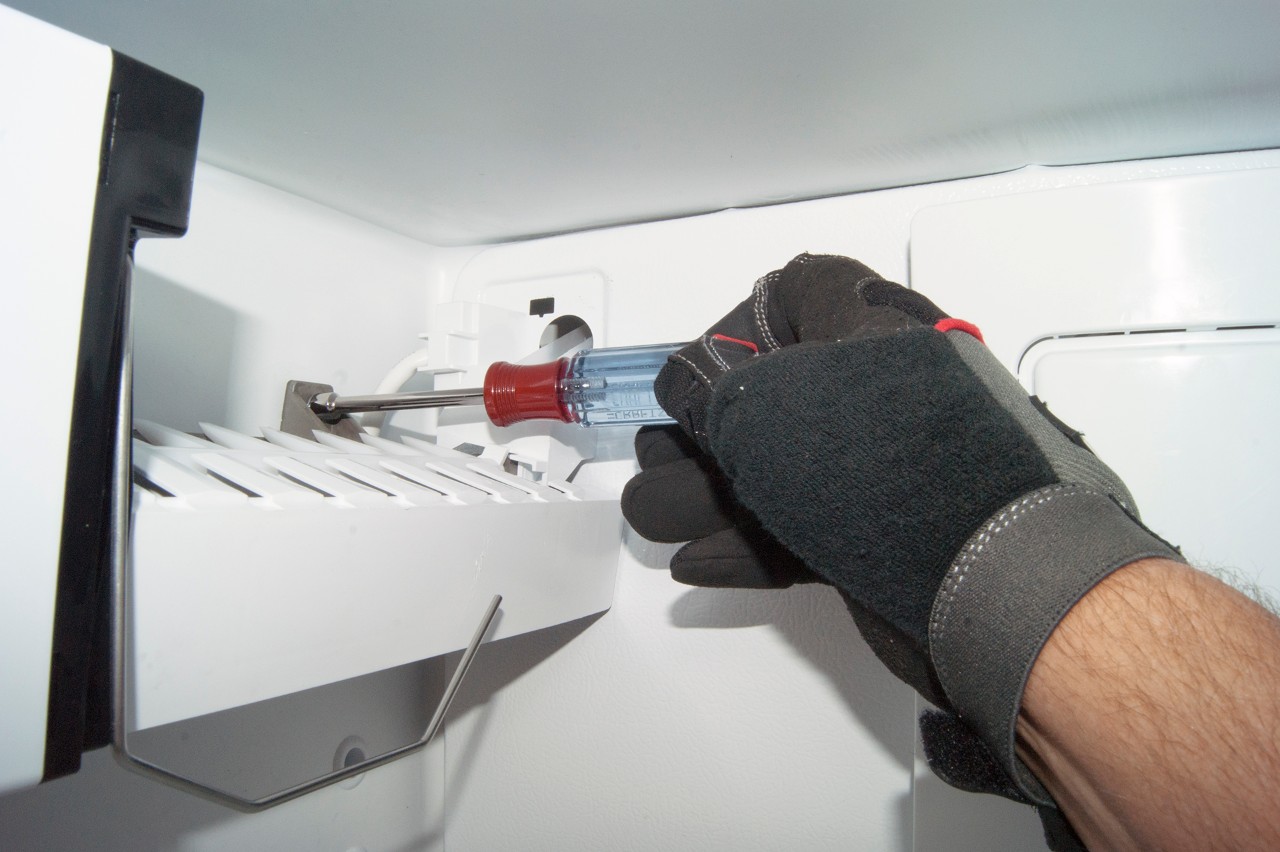 How to install an ice maker kit in a top-freezer refrigerator