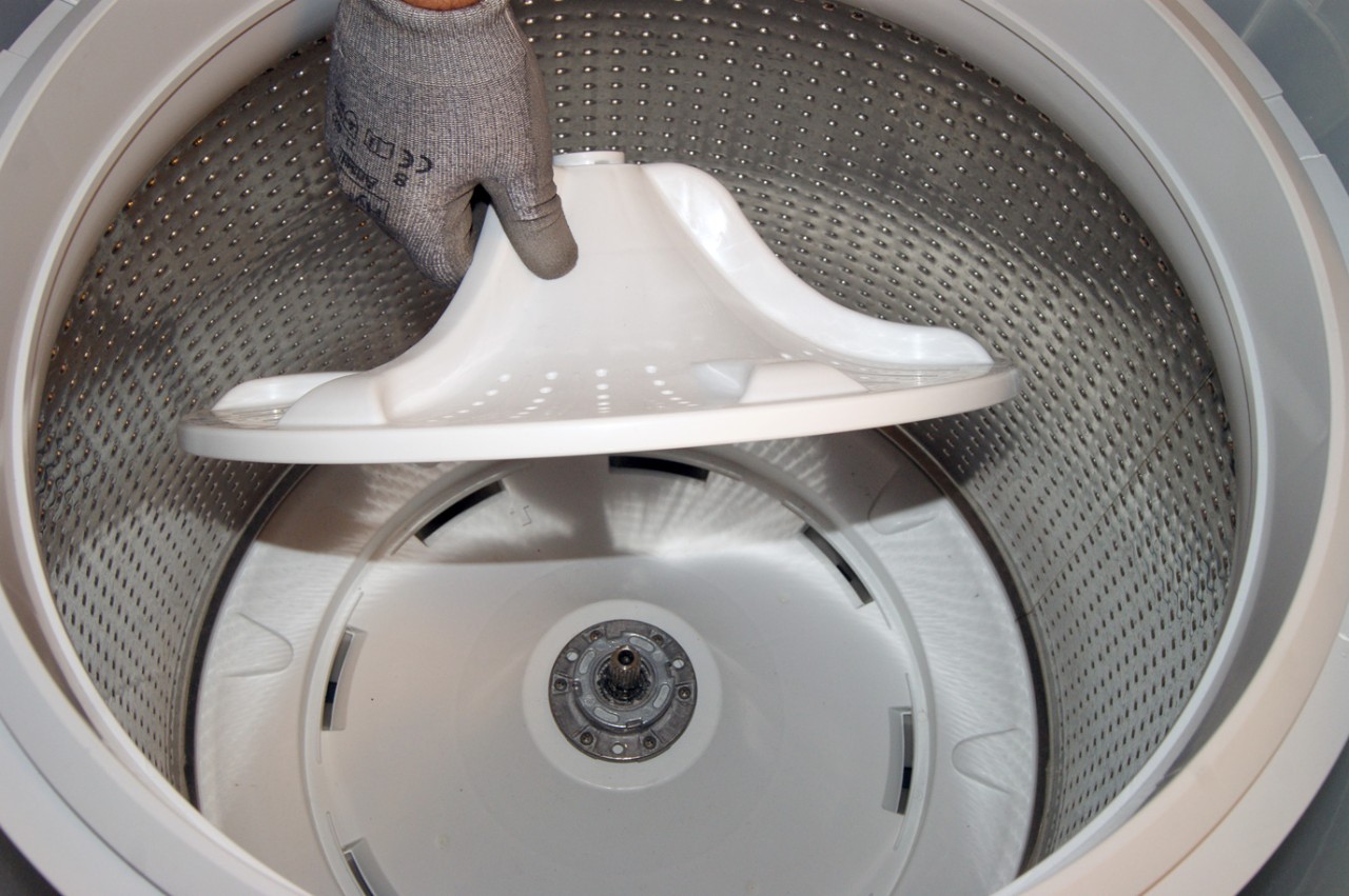 60 градусов в стиральной машине. Whirlpool AWO/D 041. Барабан стиральной машины Whirlpool. Защелка барабана стиральной машины. Стиральная машина Оазис.