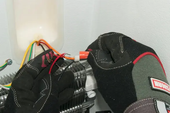 PHOTO: Connect the thermistor wires.