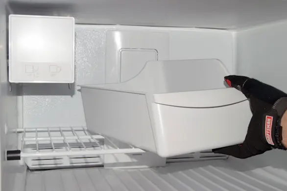 PHOTO: Install the ice bucket.
