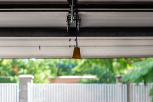 Garage door won't close: safety sensor troubleshooting.