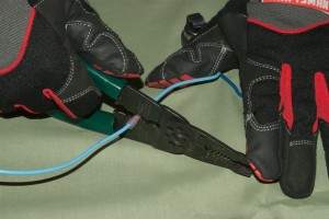 PHOTO: Crimp the wire connectors.