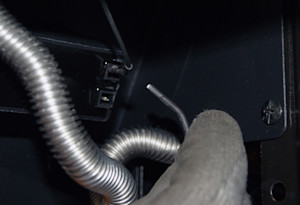 Disconnect the igniter wire.