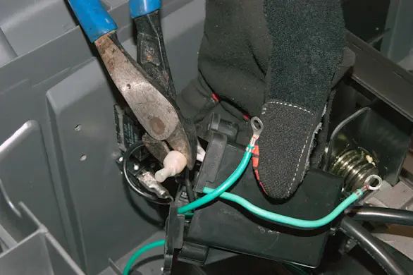 PHOTO: Cut the white wires.