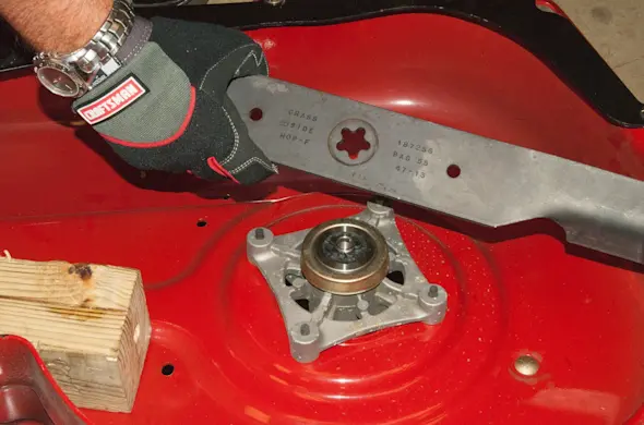 PHOTO: Install the new blade.