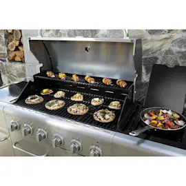 How to grill a pizza