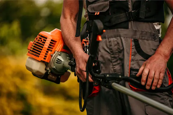 Line trimmer: Preventing fuel vapor lock in hot summer conditions