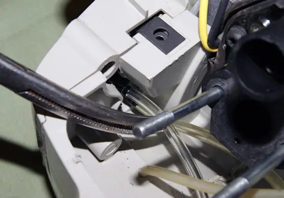 PHOTO: Pull the fuel lines off of the primer bulb.