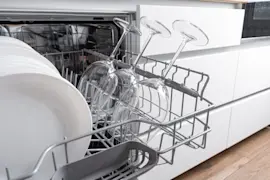 Stainless steel vs. plastic tub: What’s better in a dishwasher?