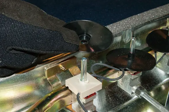 PHOTO: Remove the silicone seals.