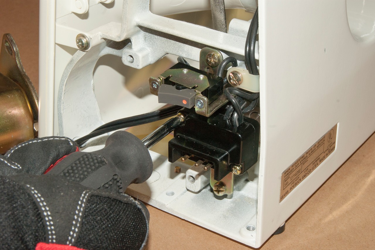 How to replace a sewing machine on/off switch