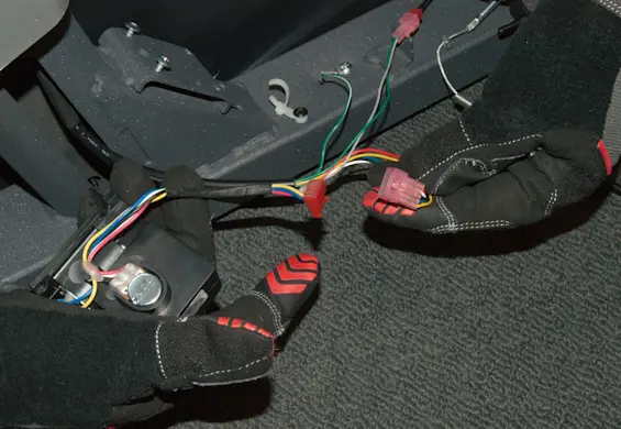 PHOTO: Connect the new motor.