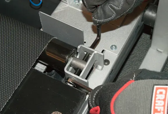 PHOTO: Reinstall the front roller.