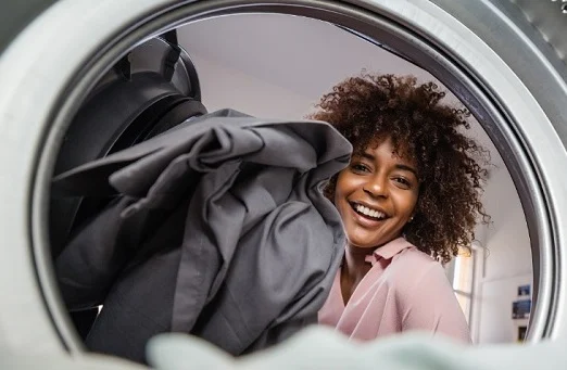 How does a ventless heat pump dryer work?