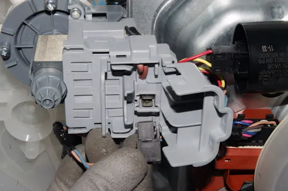 PHOTO: Disconnect the wire harness from the drain pump.