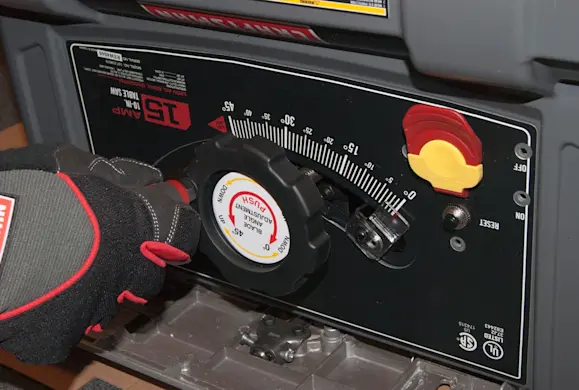PHOTO: Lower the motor.