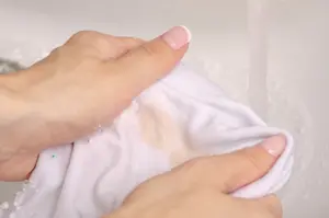 ART-WASH-pre-treating-clothing-stain